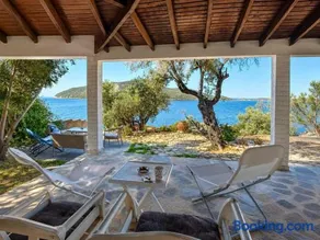 Mare E Cielo - Seafront Stay & Private Beach Samos - Image 1
