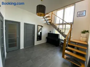 Valet Apartment - Image 2