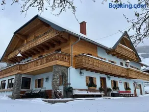 Landhotel - Apartments Bauer - Image 1