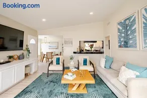 Amazing location, Unique Oceanfront Beach House! - Image 3