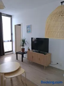Charming Flat Near The Old Port - Image 5
