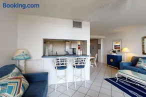Sea Colony Ocean 3rd floor condo with elevator gym & pool - Image 3