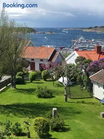 Vacker våning med havsutsikt i Strömstads centrum. - Image 2