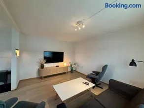 Bright apartment with a view by the sea - Image 4