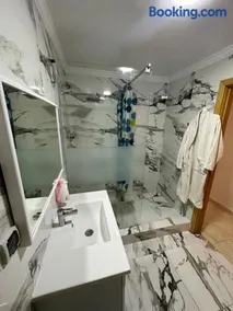 Luxury Marina 49 - Image 4