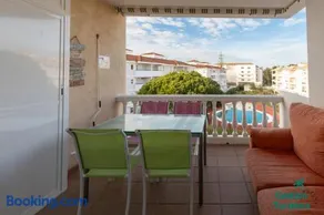 Bonito piso con piscina y pádel - Image 1