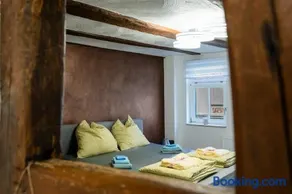 Mediterran Apartments-Cabernet Sauvignon - Image 3