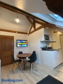 2 pièces les écuries du château - Image 2