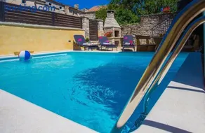 Villa Kris with Pool in Mrgani - Image 3