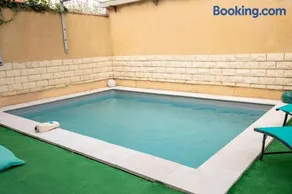 Villa de 200 m2 avec piscine proche du centre-ville - Image 3
