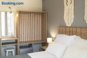 Rondo's Hotel - Image 2