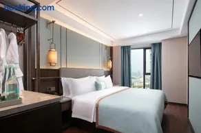 Till Bright Hotel, Changsha Provincial Museum - Image 1