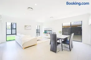 Sydney Cobbitty 4bed house close Oran Park - Image 3