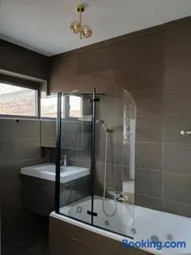 Maison Miest - Image 1