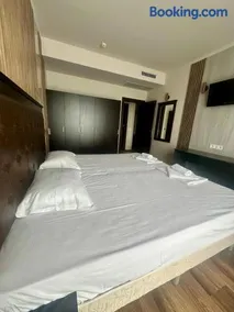 Private Apartment in Barcelo Royal Beach - Image 3