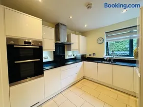Taylors Place 3bedroom 2Bath Modern House in Winchester Wifi 2FreeParking - Image 5