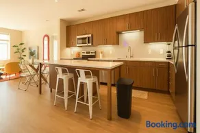 The Manor - Fairfax Blvd - Image 4