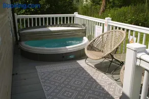 Shearwater 41 Hot Tub Holidays - Image 2