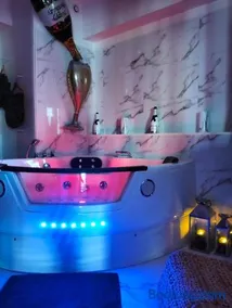 Impérial Dom Pérignon, WIFI, FrAîChEuR, Jacuzzi, Sauna, Billard, Sport - Image 2
