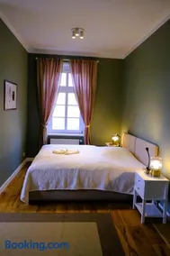 Hofensemble nahe Berlin - Image 3