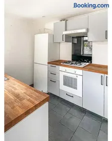 Private room with Netflix - Image 4