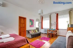 Apartment near the Heroes Square - Image 1