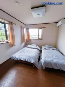 10-minute drive from Kumamoto Station, parking for 6 cars, large house that can accommodate up to 15 people - Image 3