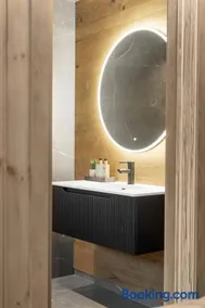 Large modern cabin from 2023 for rent - Image 4