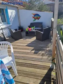 Maison avec terrasse et jardin - Image 2