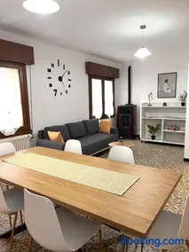 Sunflower Apartment - Image 2