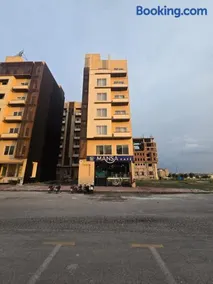 Crimson Hotel - Image 5
