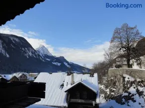 South Facing Family Chalet in Saanen Village - Image 2