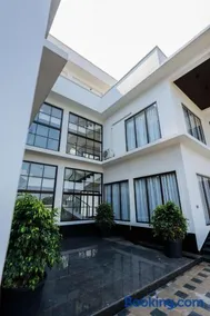 Meeraki Elysian Villa - Image 1