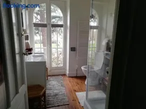 chambre chez l'habitant, axe A62, à 20 min d' ouest d'Agen, parking dans la rue gratuit, accès cuisine, convivial - Image 4