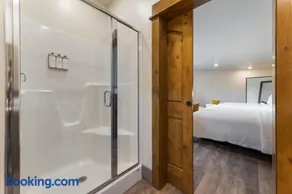 Penny's Landing Guestrooms - Image 2