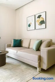 ZOA Seaview Apartment - Image 3
