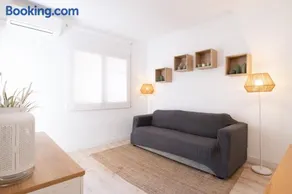 Apartamento NUEVO con encanto en SAGRADA FAMILIA - Image 1