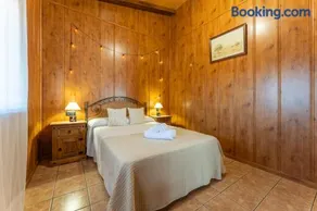 Cabaña pet-friendly con piscina y patio privado - Image 3