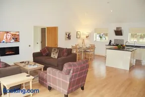 Endymion Lodge - Image 4