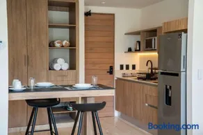 Versatile Studio Cowork Fast WiFi and Prime Location - Image 5