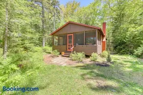 Vintage, Log Cabin in the Woods with Beach Club Access About One Mile Away - Image 1