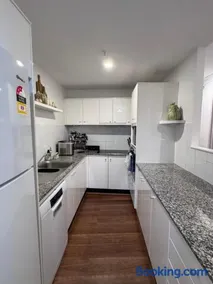 Garden Gallery - Tranquil Luxury Retreat - Image 3