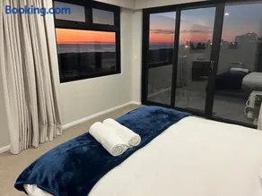 Beach House Perth - Image 1