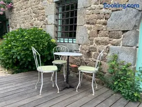 Ferienunterkunft mit Grill, Garten und Terrasse - Image 5