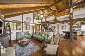 The Lake Chalet - Image 2