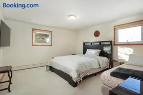 The Bluebeard Bay Retreat - Image 2