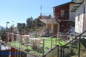 Commander Villa - Image 1