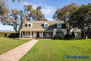 Grand Wine Country 6BR Retreat Hot Tub & Views - Image 2