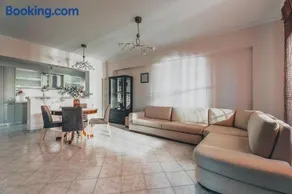 Dream House - Image 1