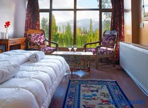 Oriental Hotel - Image 2